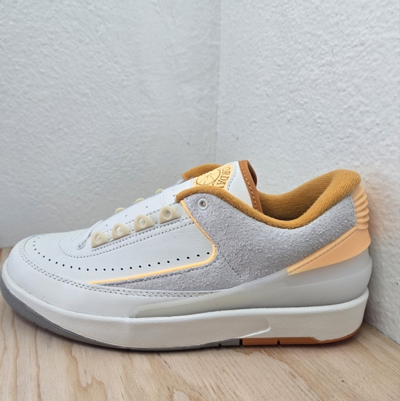 AIR JORDAN 2 RETRO LOW Sail/Melon Tint-Light Curry  DV9956-118 - Picture 1 of 7